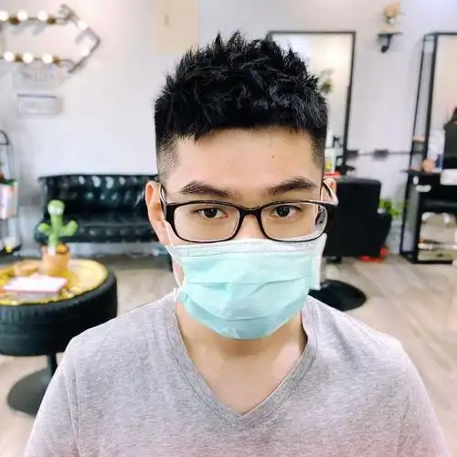 男人"m字"发际线别乱剪发型,注意3个技巧,轻松打造帅气发型