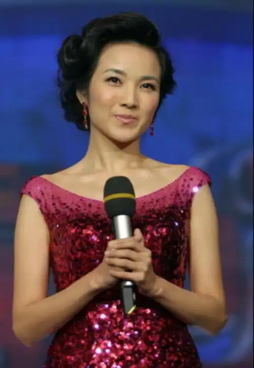 随后韩红发布声明辟谣,称此事完全是凭空捏造,韩红与管彤只是好朋友.