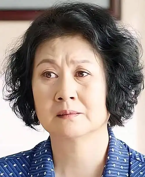 著名演员黄晓娟:丧父丧母亲弟病逝,如今儿子李赫是她最大骄傲