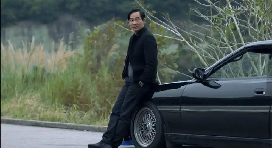 开「猪扒」车美女,陈小春「山鸡」变「凤凰」:丰田经典supra