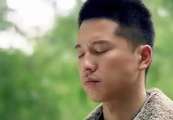 在中国内地演艺圈中,王雷以其在《平凡的世界》等作品中的出色表现而