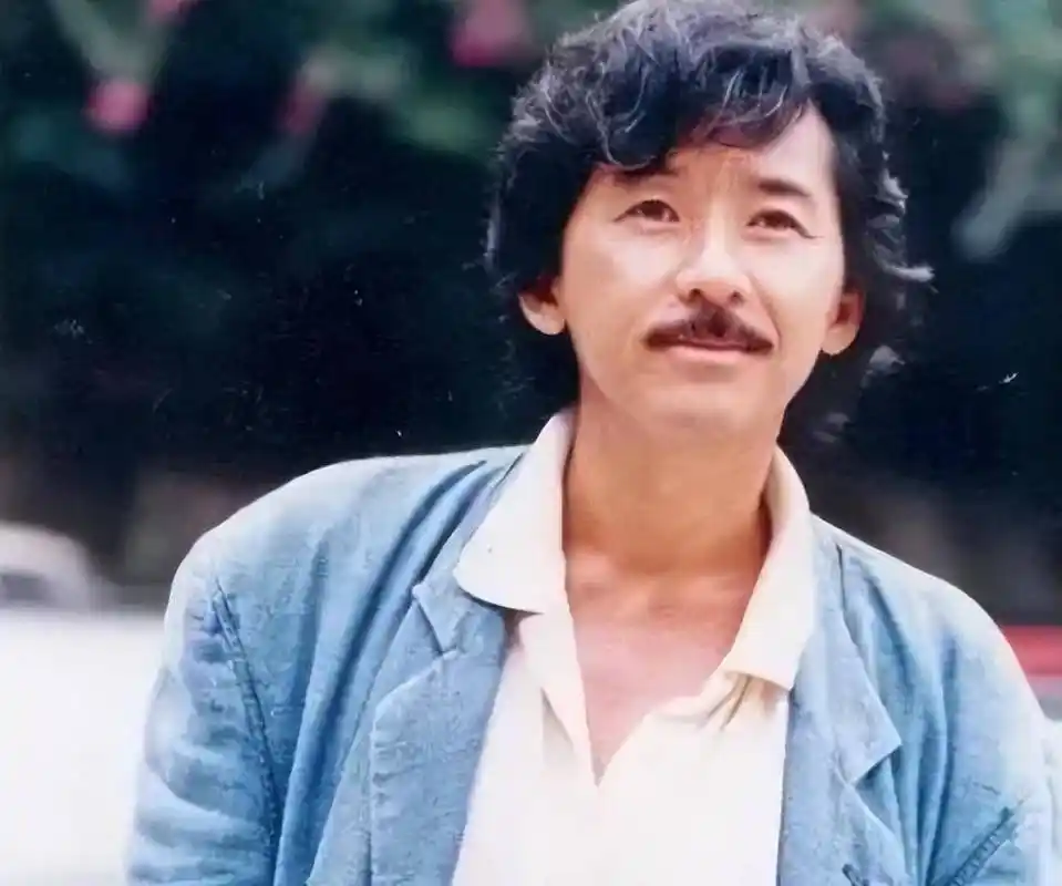 "最帅老大爷"林子祥现身活动,每天只吃一顿饭,越活越年轻