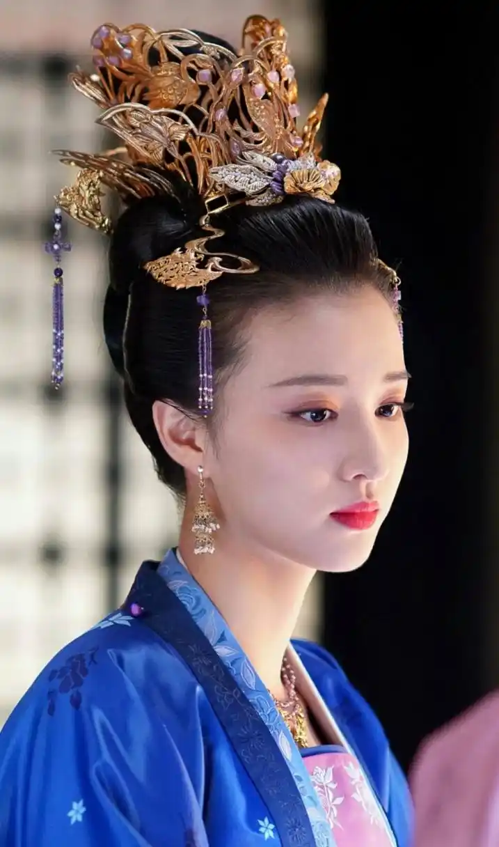 《玉骨遥》剧组造型师,看看人家《清平乐》剧组的造型.