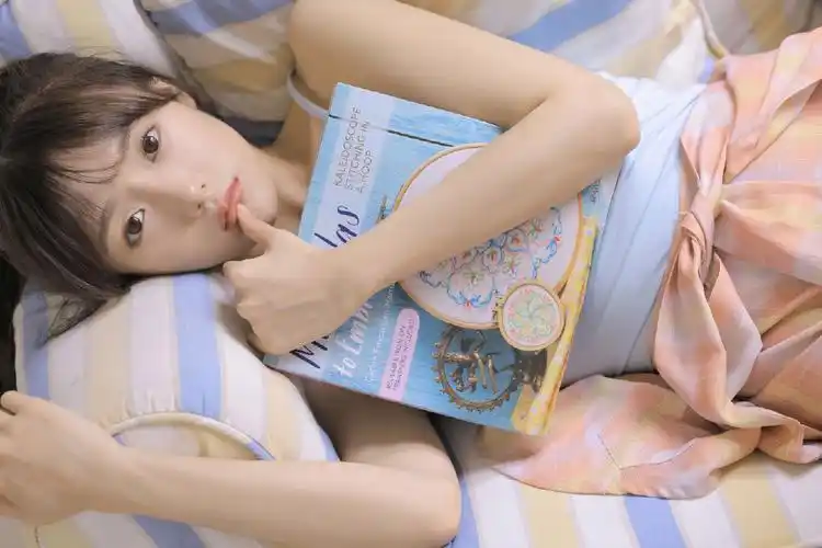 性感氧气美女小姐姐妩媚撩人诱惑写真