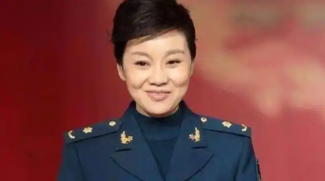 不光知名度高军衔还高这14位明星浩然正气堪称娱乐圈清流