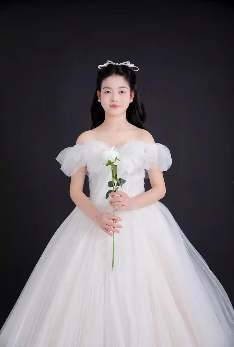 小荷才露尖尖角,吾家有女初长成: 2012年的小龙女,12岁