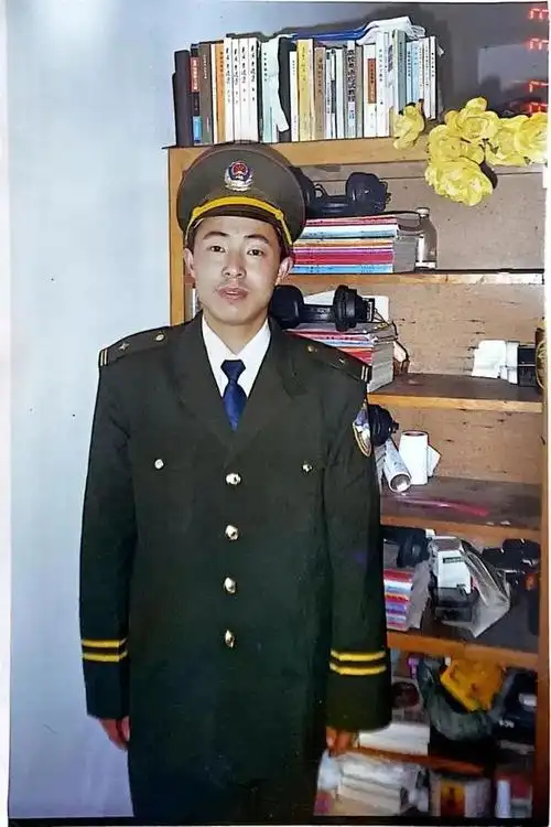 哪套警服是你们的最爱?_网易订阅