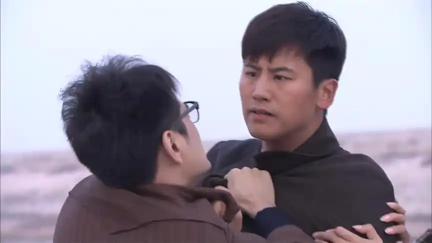 二叔:高波家暴晓薇,志强教他做人,直接让他脑袋开瓢,太解气了