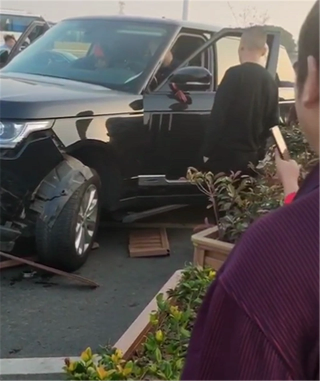 最新鲜,最热门的汽车事件都会在此,而本期的内容是:大众被170万路虎