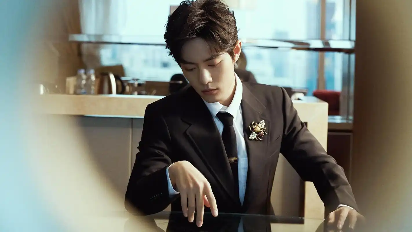 肖战天秤刺绣西服帅气迷人写真