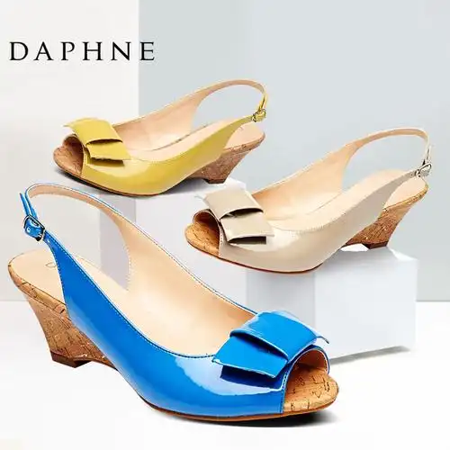 坡跟凉鞋_daphne/达芙妮女鞋新款夏款坡跟时尚蝴蝶结后绊带鱼嘴凉鞋