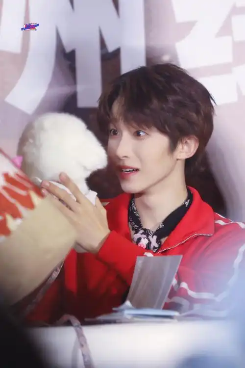 刘宇首张个人ep流域##刘宇签售会饭拍图