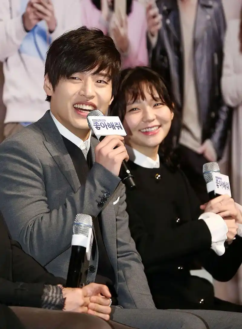 李惠利柳俊烈分手# 近日,李惠利和柳俊烈宣布分手,结束了长达5牡哪