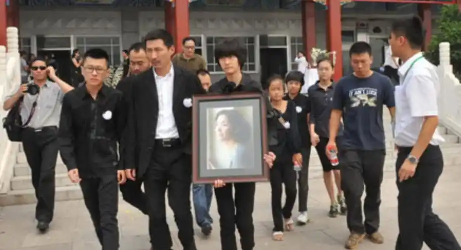 回顾男星张子健被前妻逼着离婚9年后得知真相追悔莫及