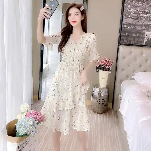 夏装新款法式复古初恋气质雪纺碎花连衣裙女小清新不对称茶歇裙子