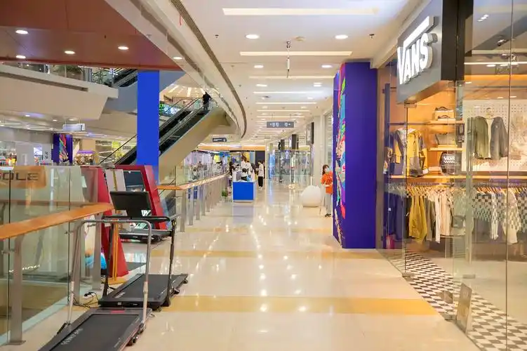 商场内景多商店画面商场商场走廊