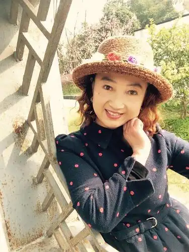 52岁离异女征婚照片(id:59847352)_江苏南京征婚交友_珍爱网