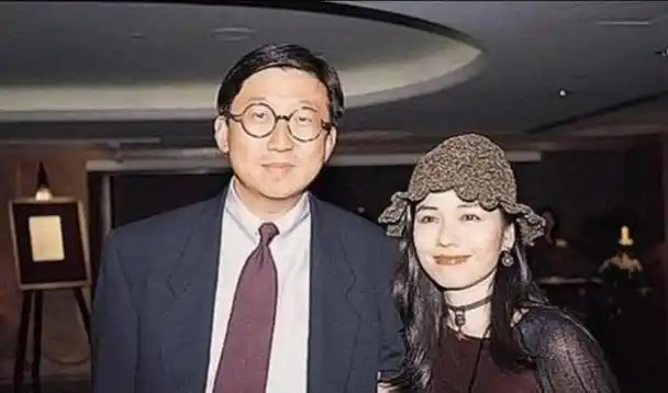 万山和韩雪婚纱照韩雪个人资料老公万山照片