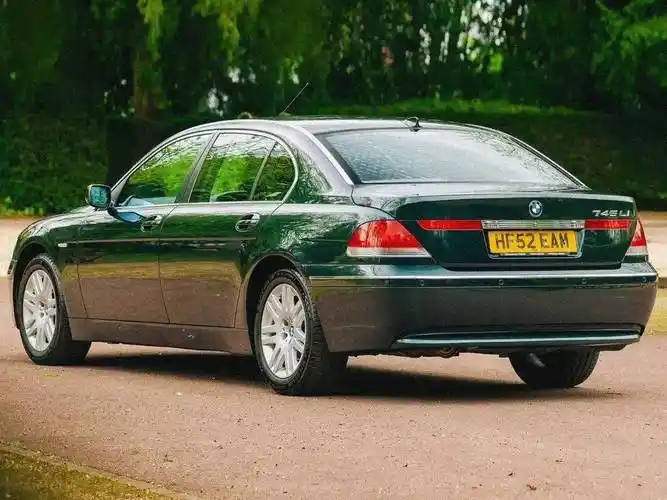 从方盒子到方盒子,宝马7系的审美怎么回到了原点?