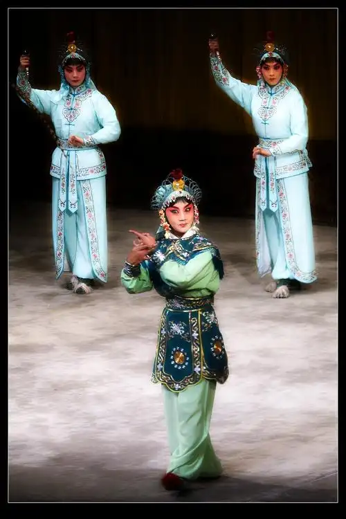 u3eh">冯蕴,女, a target="_blank" href="/item/上海京剧院/1443975"