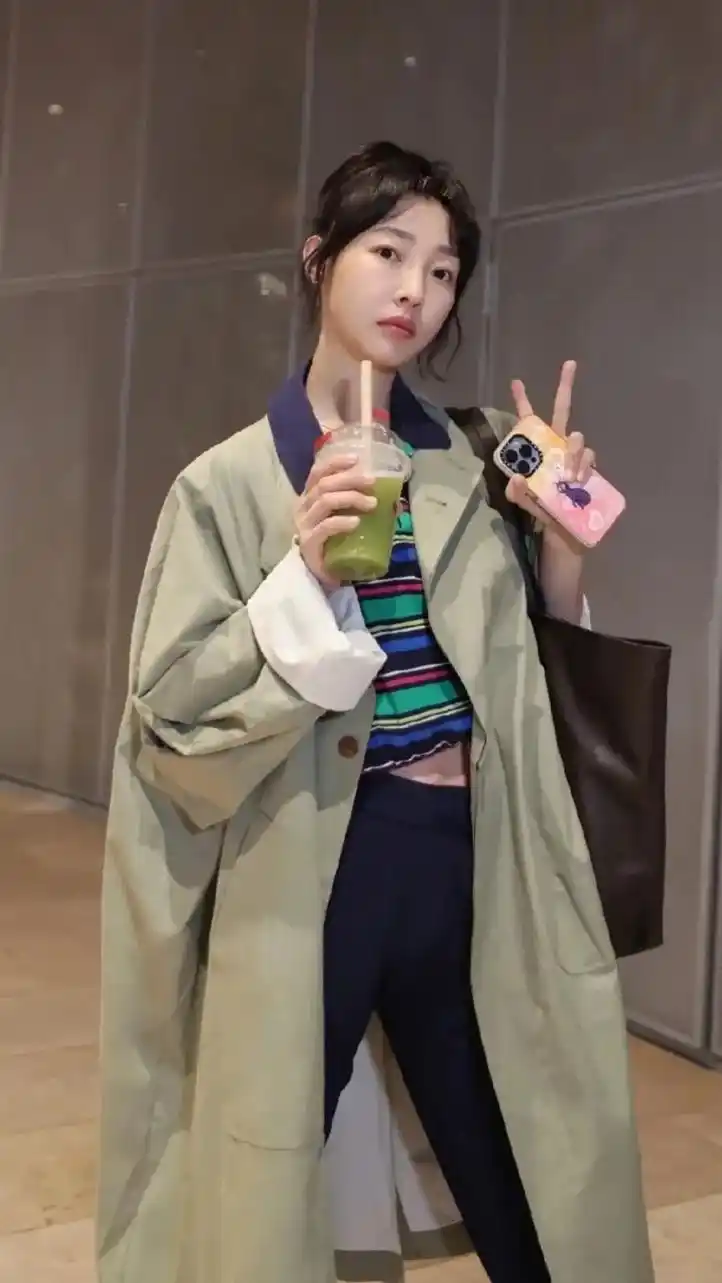 白百何秋冬穿搭(一)#白百何 #保暖又好看的外套 #秋冬外套 - 抖音