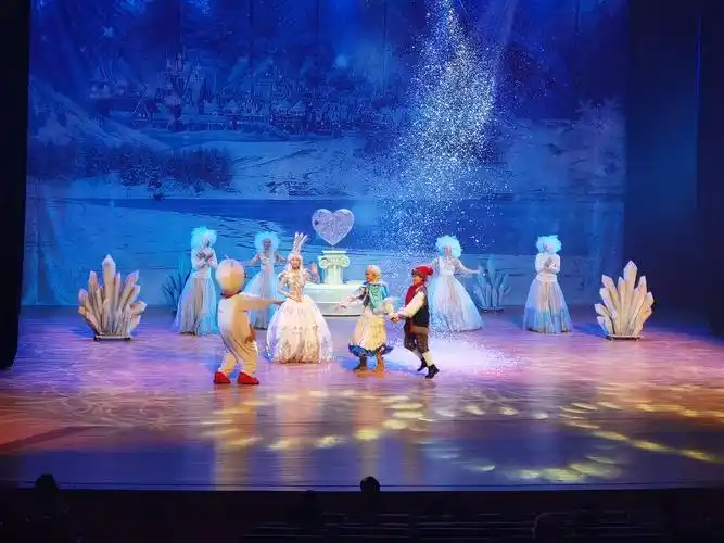 儿童舞台剧《冰雪女王》欢乐上演