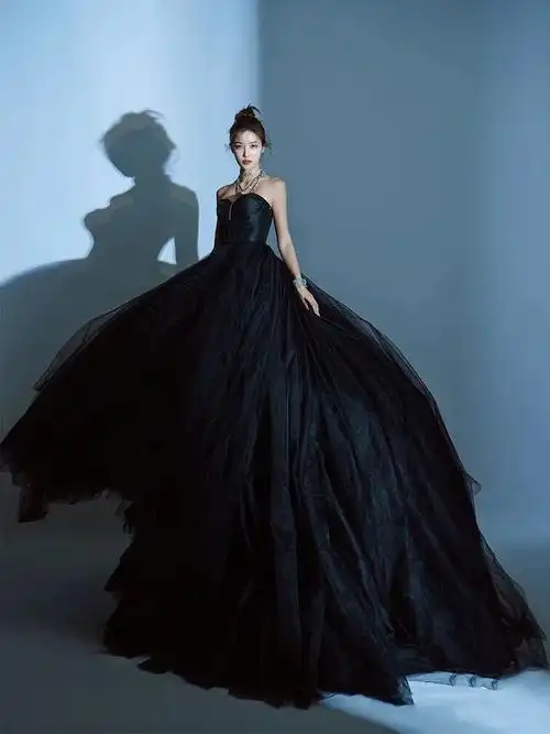 森系网纱情侣外景拍照抹胸礼拖尾服摄影写真黑色婚纱影楼主题服装