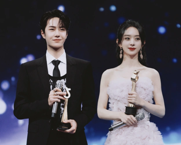 赵丽颖王一博被传二搭粉丝集体发声后援会为施压暂停应援工作