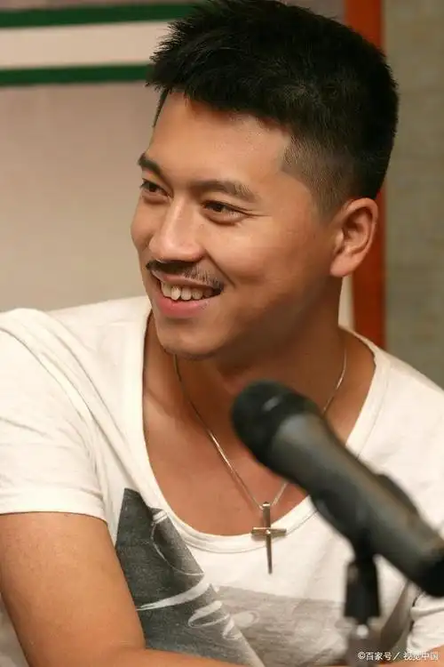 王雷以前还是拍过现代剧的,为什么现在只拍正剧?估计是这个原因