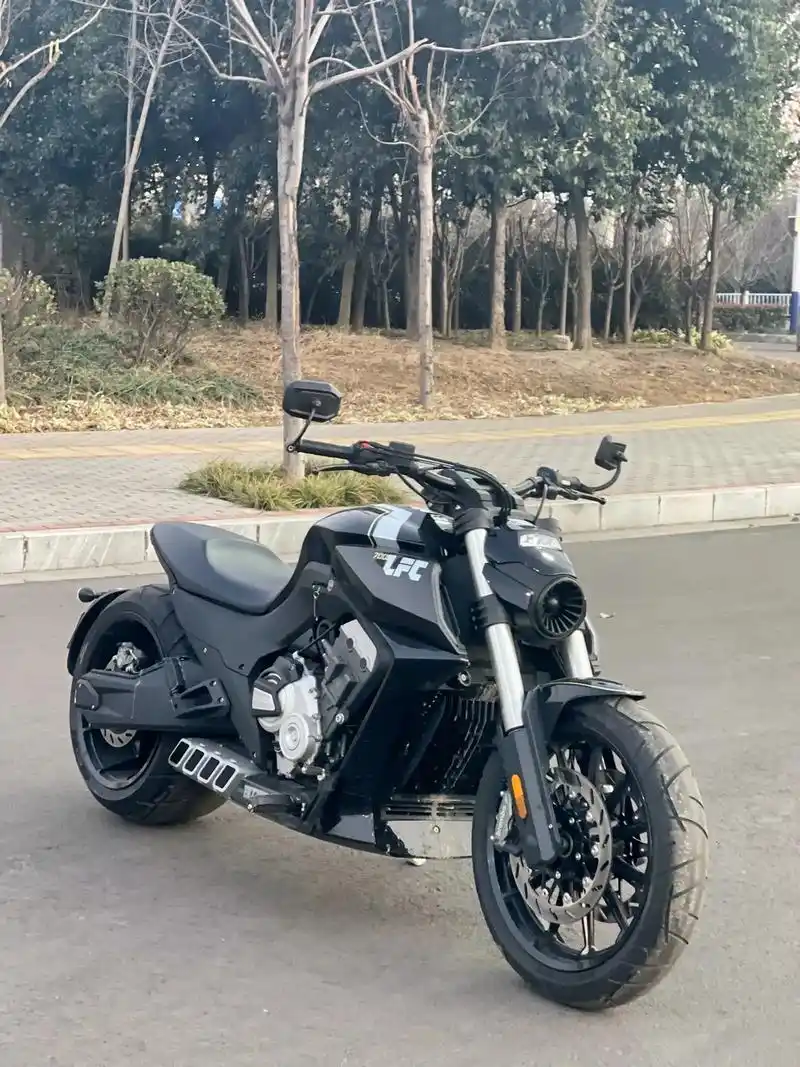 奔达的燎700国产再创新高!四缸700排量直列 - 抖音