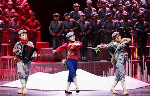 组图:儿童剧《小红军》亮相中国儿童艺术剧院