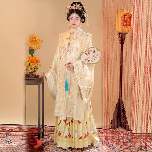 原创汉服秋冬款女明制云肩刺绣古装中式新娘红色婚服嫁衣凤冠霞帔