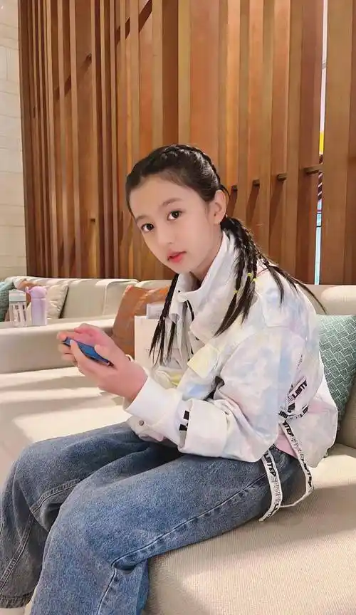 童星长大判若两人,有的惨不忍睹_刘楚恬_时候_女孩