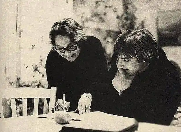 杜拉斯用胶片写作对男权反拨翻开绿眼睛看他对名导毒舌点评