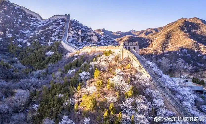 春天里,八达岭水关长城桃花绽放的季节 这段长城是八达岭长城东段