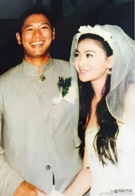 最美妲己:拍裸戏,没绯闻,不生子,被老公宠上天,57岁宛如少女