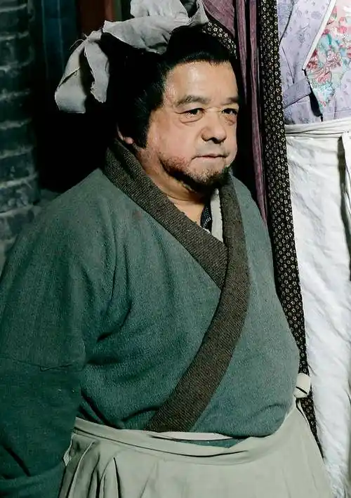武大郎305陈三木饰演技评分暂无简介武大郎,原名吴春来,后随母姓,改名