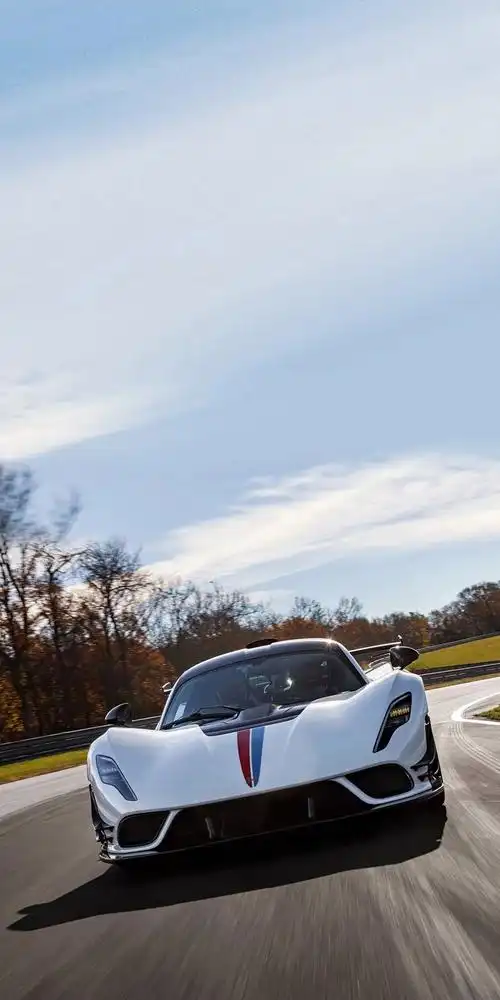 手机壁纸,点击图片,长按保存图片,在手机"设置"中添加成桌面或锁屏