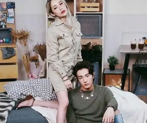 萧亚轩自曝已恢复单身,开直播变蛇精脸,曾17年换18个鲜肉男友