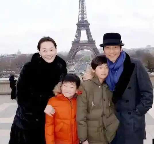 林依轮凭着两段婚姻成为千万富豪:前妻助他成名,现任给他财富_黄琏