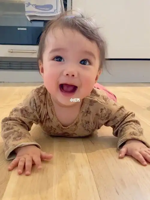 总是在笑的小奥莉祝大家周末愉快#治愈系笑容  #治愈  #治愈系  #宝宝