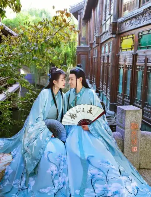 古装情侣写真