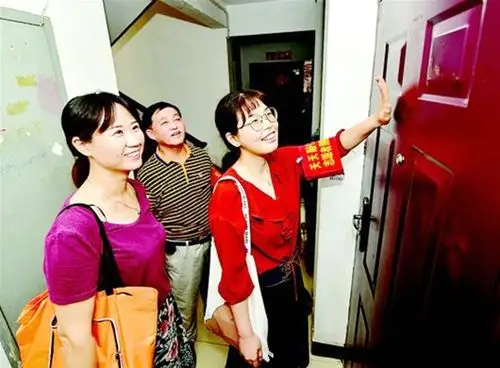 青山青宜居社区"敲门组"为街坊解烦忧