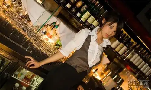 漂亮的酒吧,陪酒女.