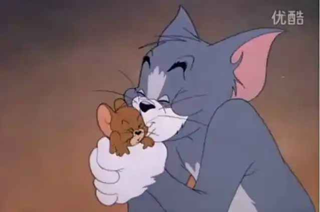 这一集汤姆在梦里经历了天堂河地狱的感受,发现是个梦后,首先亲了杰瑞