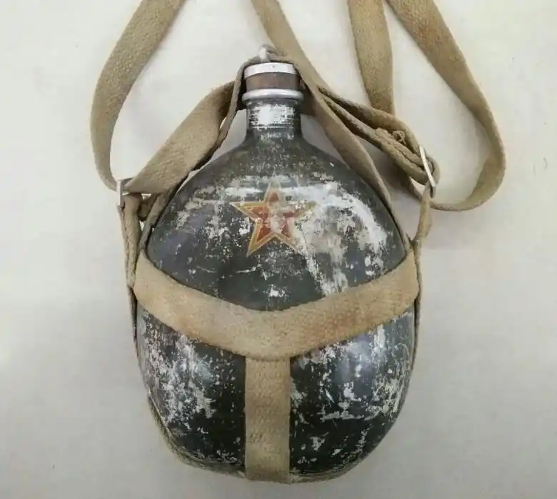 小装备揭示大国崛起:我军的军用水壶,几十年里经过了多少变迁?