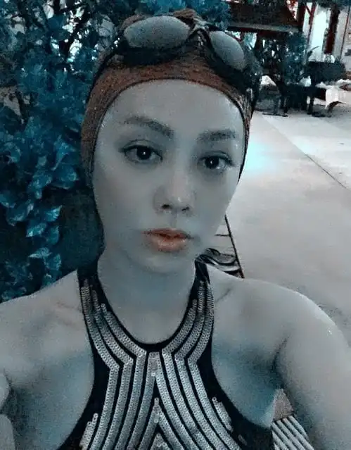 宁静晒性感泳装照撩汉你有被撩倒吗