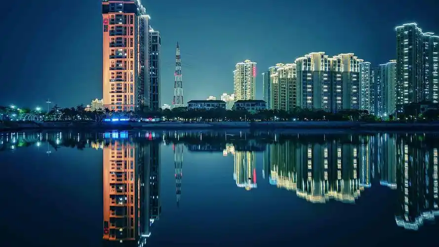 璀璨耀眼的城市夜景桌面壁纸