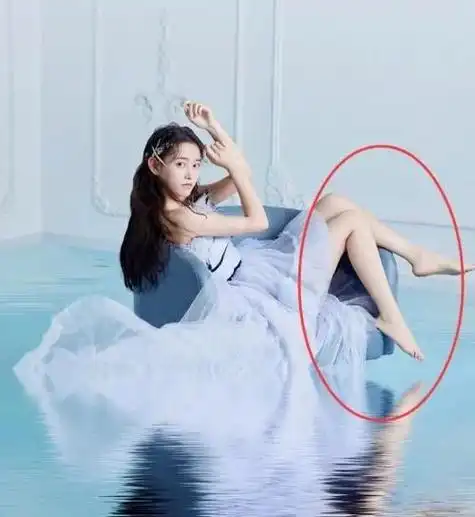 其实蒋依依也是属于童星出道,当年还曾经和赵丽颖合作过,在演戏上很有