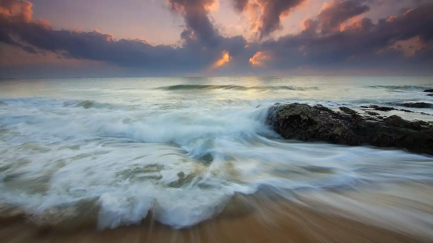 海岸沙滩唯美高清桌面壁纸